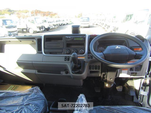 Mitsubishi CANTER 2023-10 263526-13