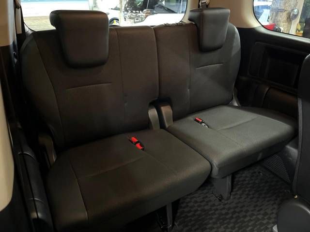 Toyota VOXY 2013-06 20328-10