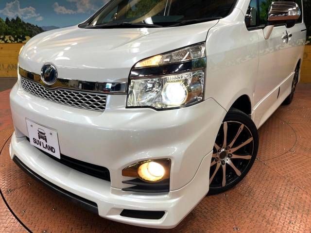 Toyota VOXY 2013-06 20328-13