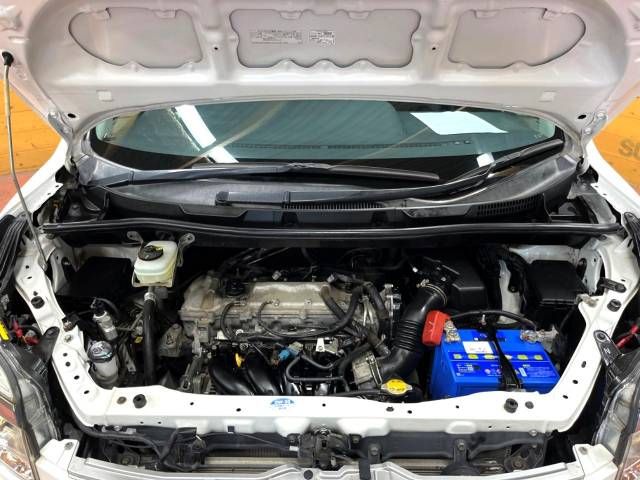 Toyota VOXY 2013-06 20328-18