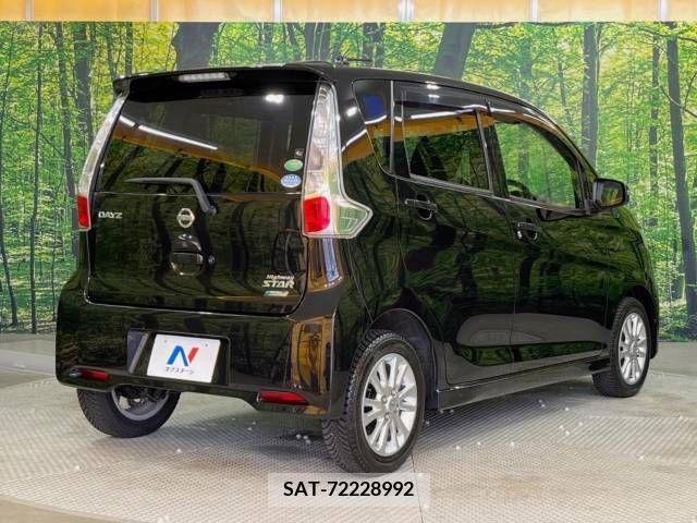 Nissan DAYZ 2014-07 353349-17