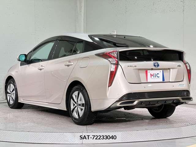 Toyota PRIUS 2016-06 282170-10