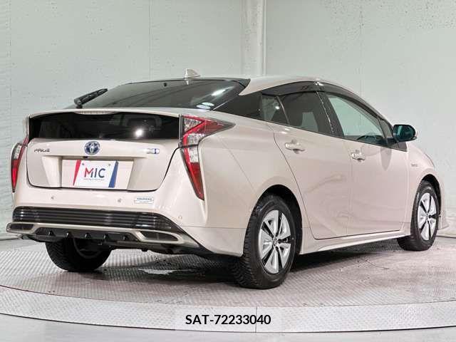 Toyota PRIUS 2016-06 282170-8