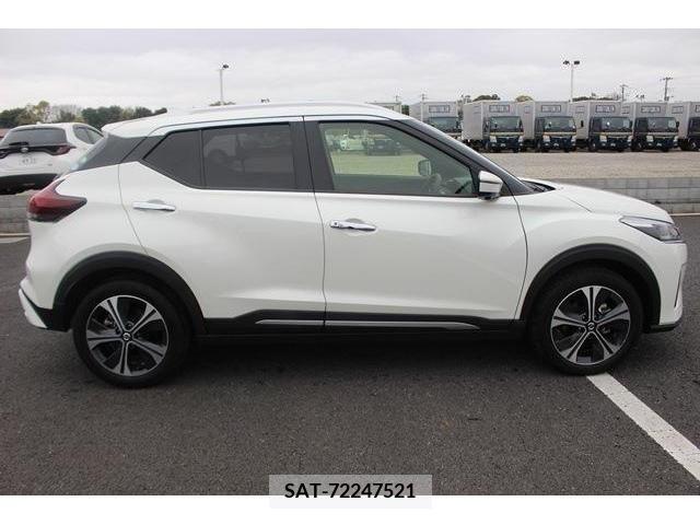 Nissan KICKS 2021-01 326009-6