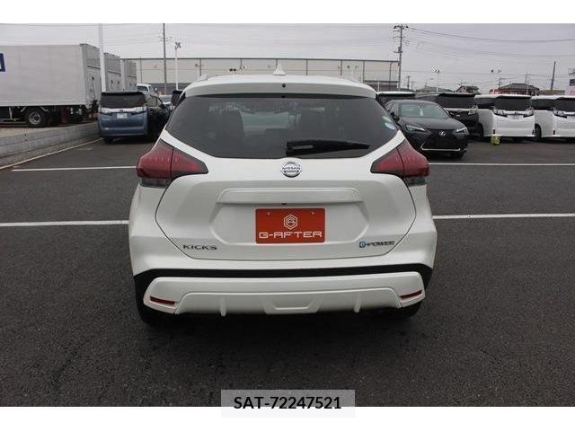 Nissan KICKS 2021-01 326009-5