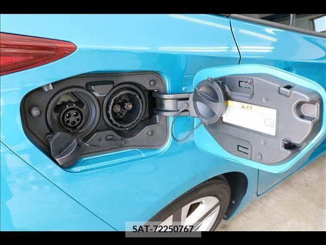 Toyota PRIUS PHV 2017-05 255306-3