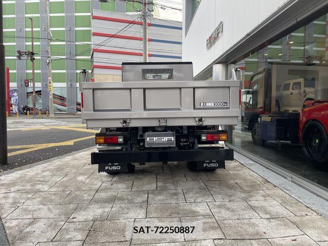 Mitsubishi CANTER 2023-08 208761-6