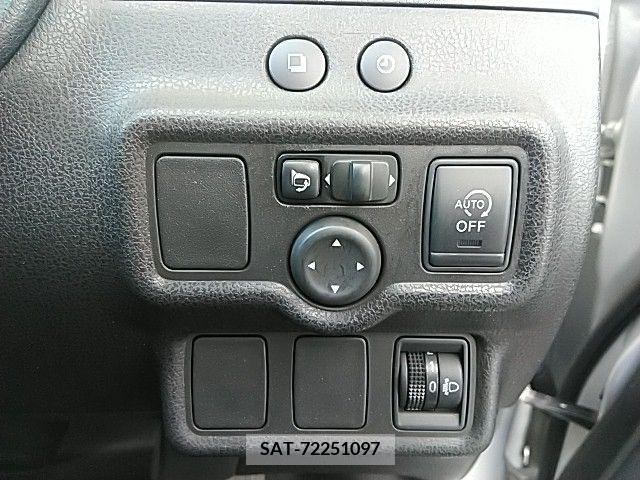 Nissan NOTE 2013-07 279903-10