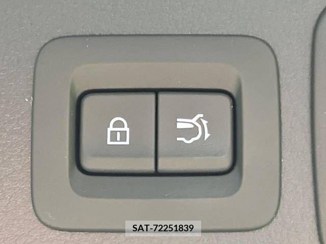 Mazda CX-30 2023-07 358489-6