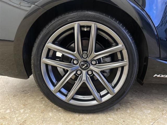 Lexus IS 2017-02 25393-13