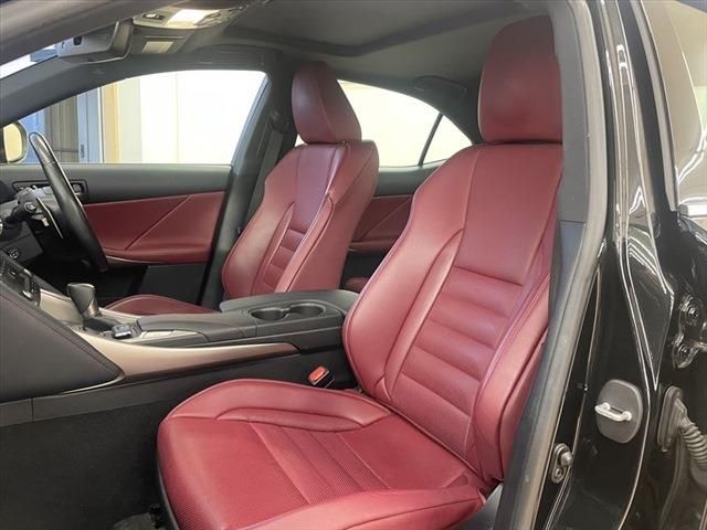 Lexus IS 2017-02 25393-19