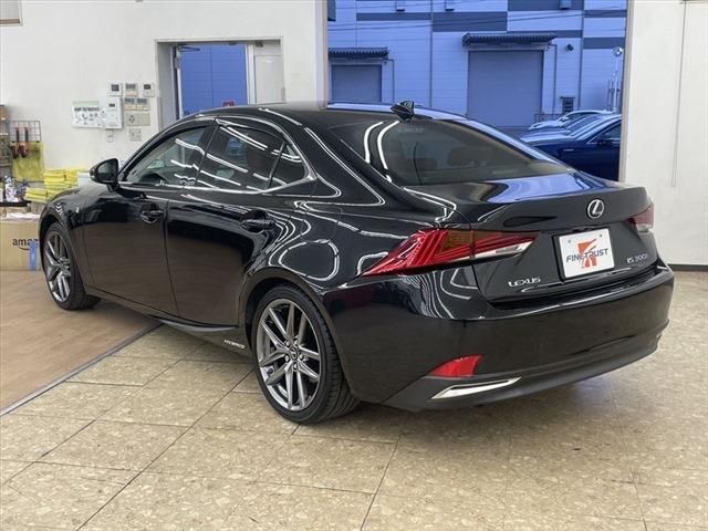 Lexus IS 2017-02 25393-6