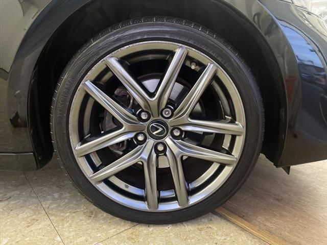 Lexus IS 2017-02 25393-12