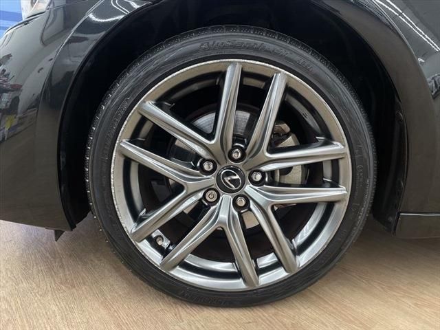Lexus IS 2017-02 25393-15