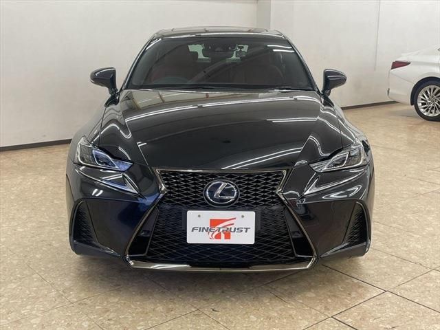 Lexus IS 2017-02 25393-1