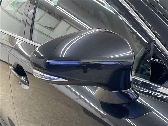 Lexus IS 2017-02 25393-11