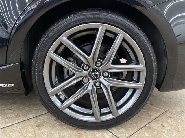 Lexus IS 2017-02 25393-14