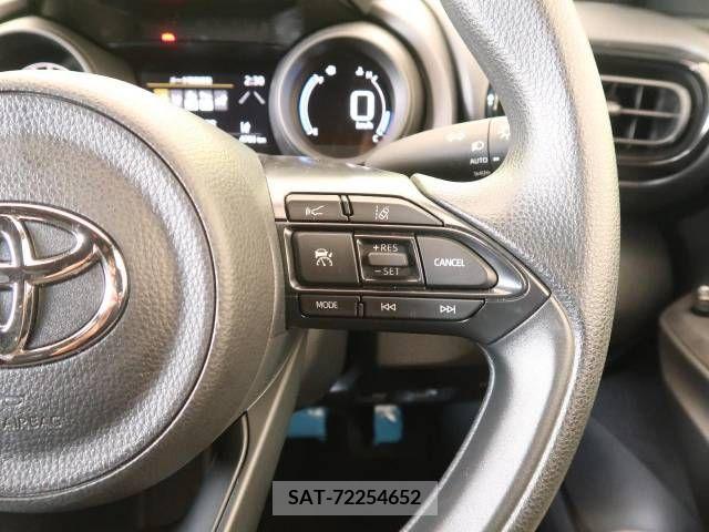 Toyota YARIS 2023-06 371389-5