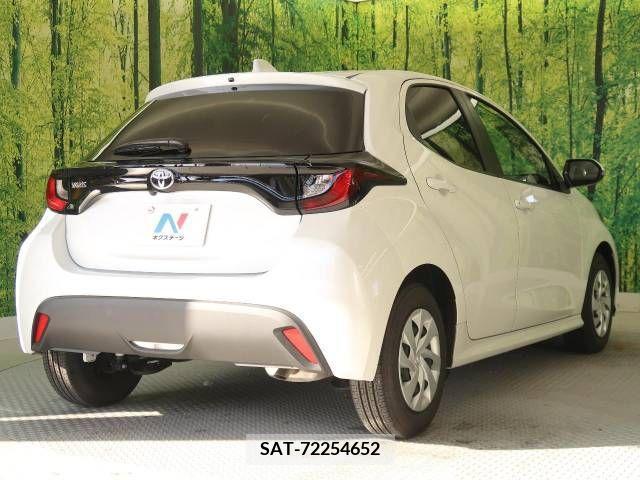Toyota YARIS 2023-06 371389-17