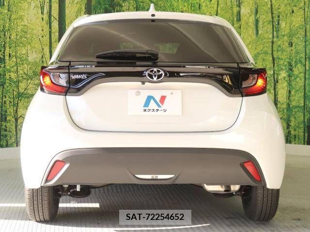 Toyota YARIS 2023-06 371389-15