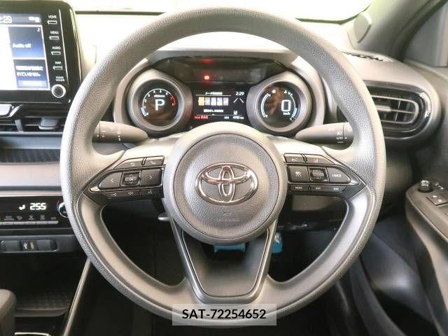 Toyota YARIS 2023-06 371389-11