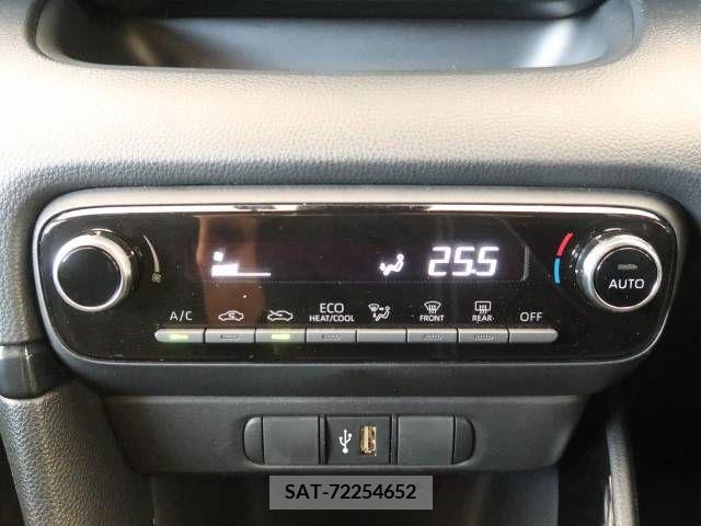 Toyota YARIS 2023-06 371389-6