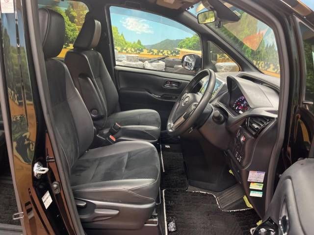 Toyota VOXY 2021-03 185236-8