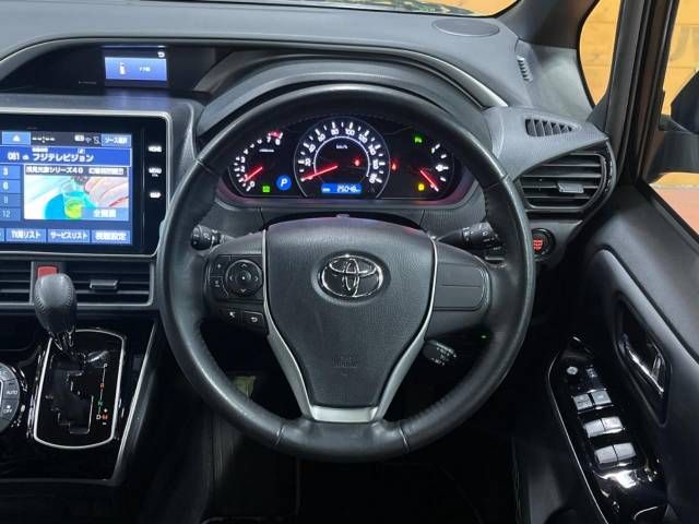 Toyota VOXY 2021-03 185236-12