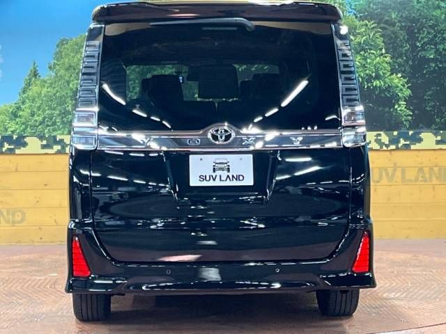 Toyota VOXY 2021-03 185236-16