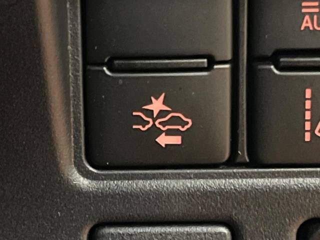 Toyota VOXY 2021-03 185236-7