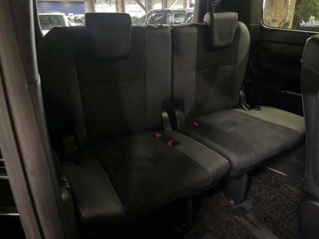 Toyota VOXY 2021-03 185236-10