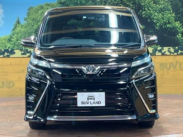 Toyota VOXY 2021-03 185236-15