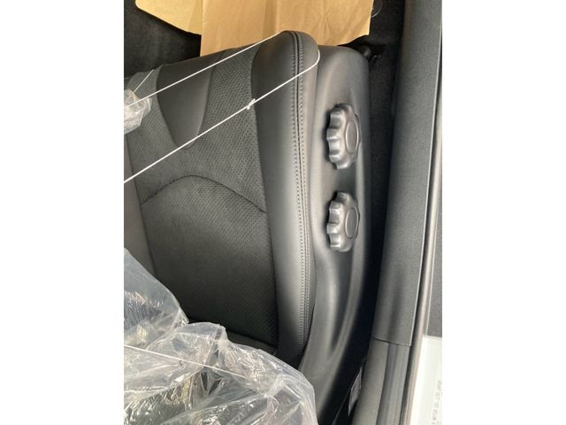 Nissan FAIRLADY Z 2023-12 185981-23