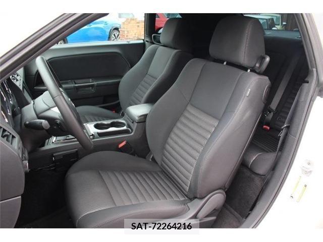 Dodge CHALLENGER 2013-05 371849-9