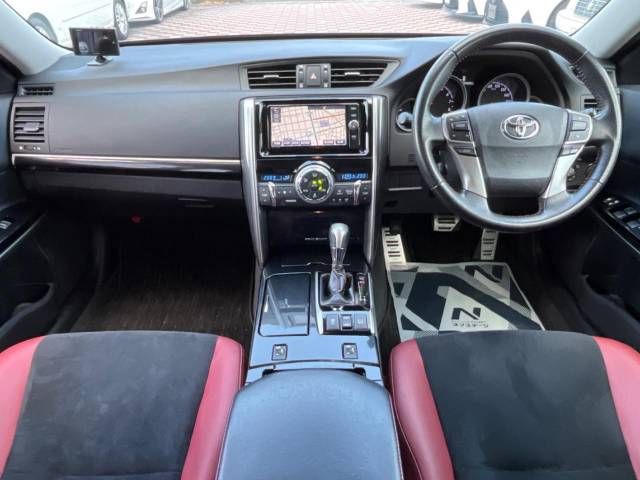 Toyota MARK X 2017-11 196628-1