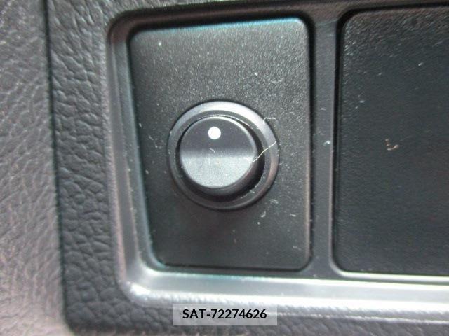 Toyota MARK X 2016-04 276291-17