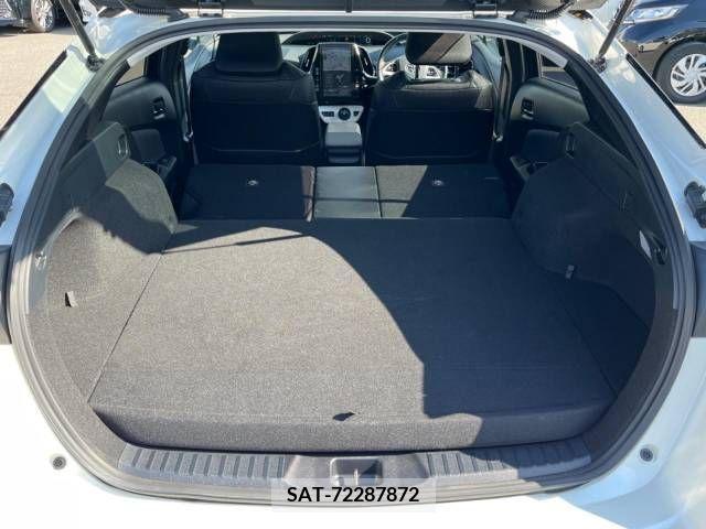 Toyota PRIUS PHV 2017-05 215867-10