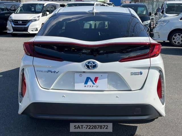 Toyota PRIUS PHV 2017-05 215867-15