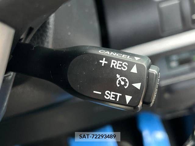 Toyota NOAH HYBRID 2017-04 365197-7
