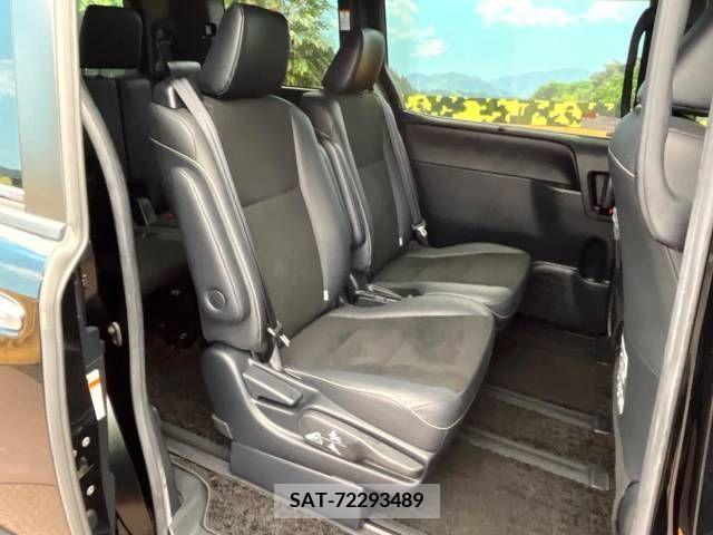 Toyota NOAH HYBRID 2017-04 365197-9