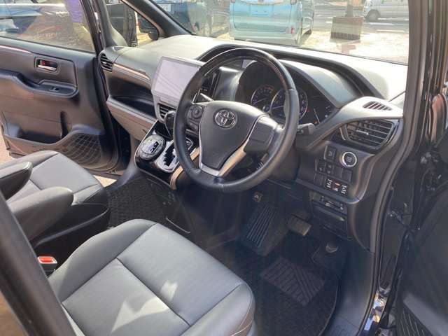 Toyota ESQUIRE 2017-05 2615-10