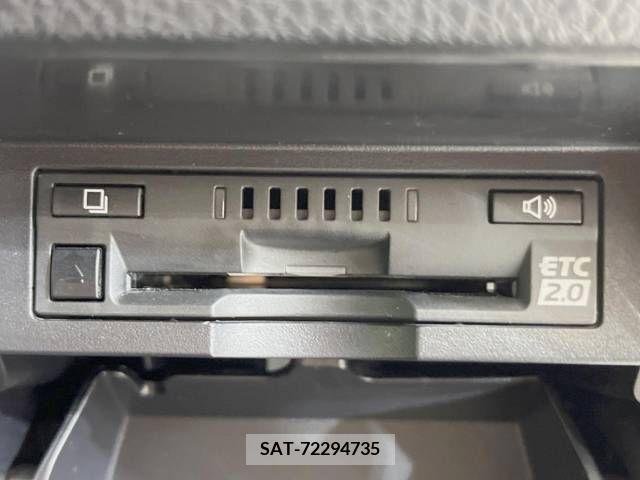 Toyota VOXY 2018-09 321582-4