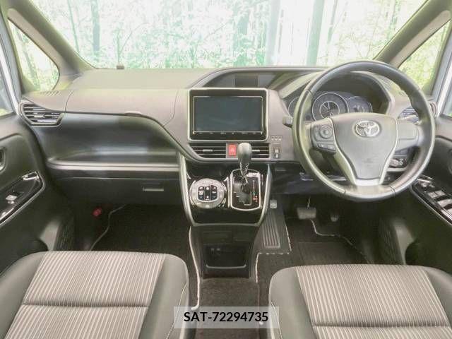 Toyota VOXY 2018-09 321582-1
