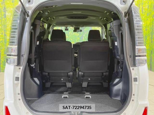 Toyota VOXY 2018-09 321582-11
