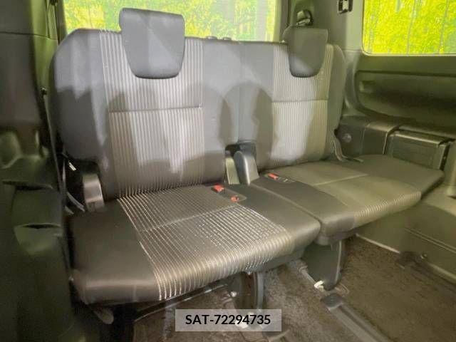 Toyota VOXY 2018-09 321582-10