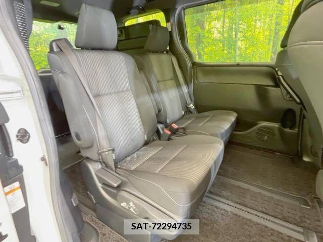 Toyota VOXY 2018-09 321582-9