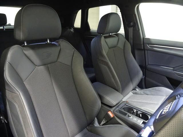 Audi Q3 2020-09 9636-14