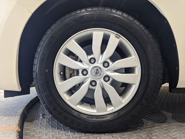 Nissan SERENA 2013-02 183713-14