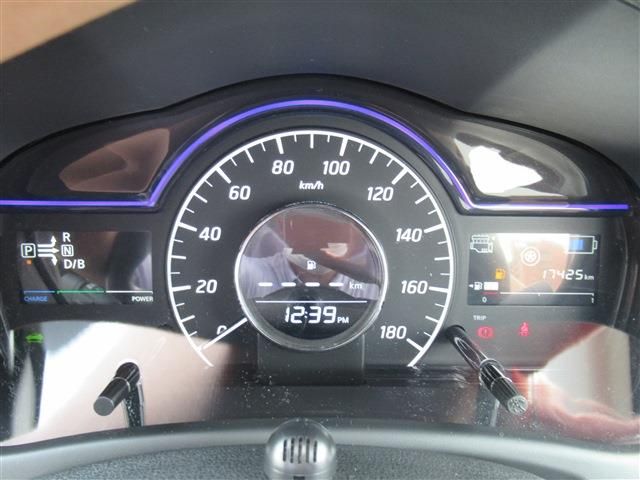 Nissan NOTE 2017-06 4158-14