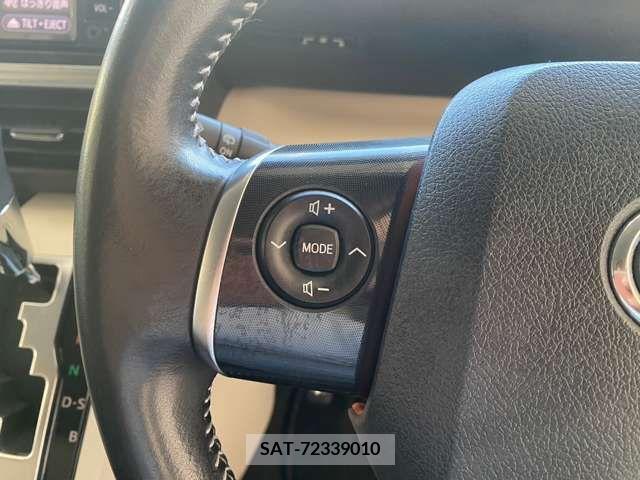 Toyota SIENTA 2018-01 298405-11